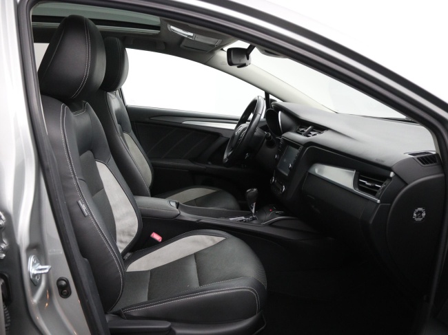 Toyota Avensis Touring Sports - 1.8 VVT-i SkyView Limited