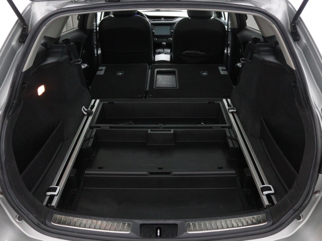 Toyota Avensis Touring Sports - 1.8 VVT-i SkyView Limited