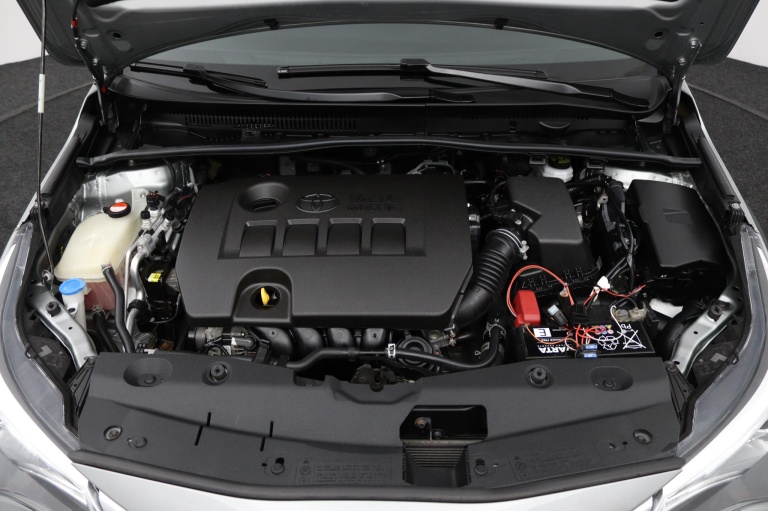 Toyota Avensis Touring Sports - 1.8 VVT-i SkyView Limited 36