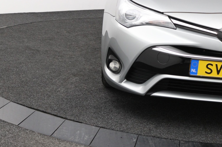 Toyota Avensis Touring Sports - 1.8 VVT-i SkyView Limited 37