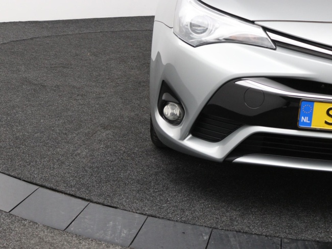 Toyota Avensis Touring Sports - 1.8 VVT-i SkyView Limited