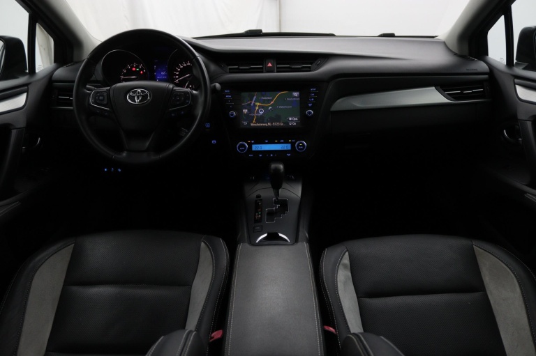 Toyota Avensis Touring Sports - 1.8 VVT-i SkyView Limited 4