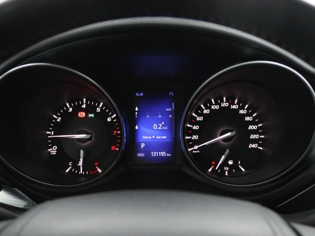 Toyota Avensis Touring Sports - 1.8 VVT-i SkyView Limited