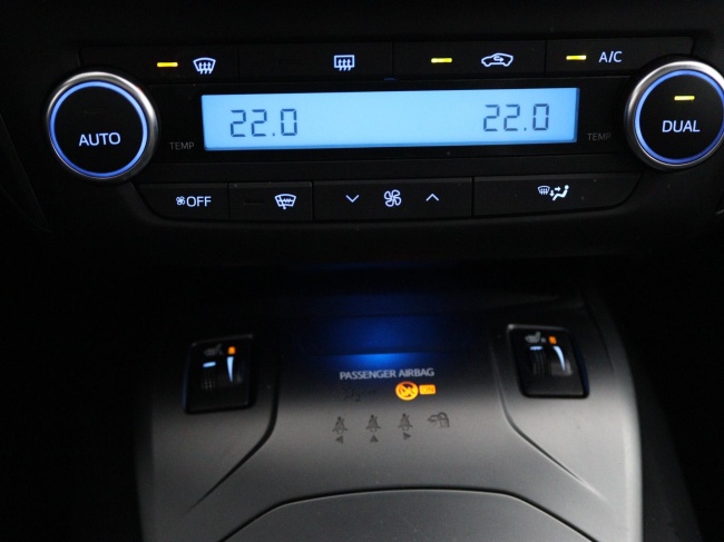 Toyota Avensis Touring Sports - 1.8 VVT-i SkyView Limited