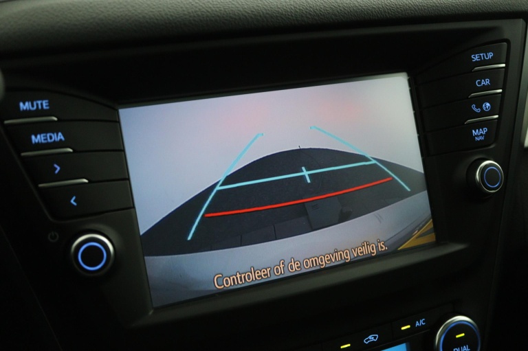 Toyota Avensis Touring Sports - 1.8 VVT-i SkyView Limited 9