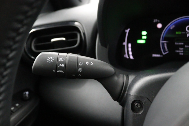 Toyota Yaris Cross - 1.5 Hybrid 115 First Edition 19