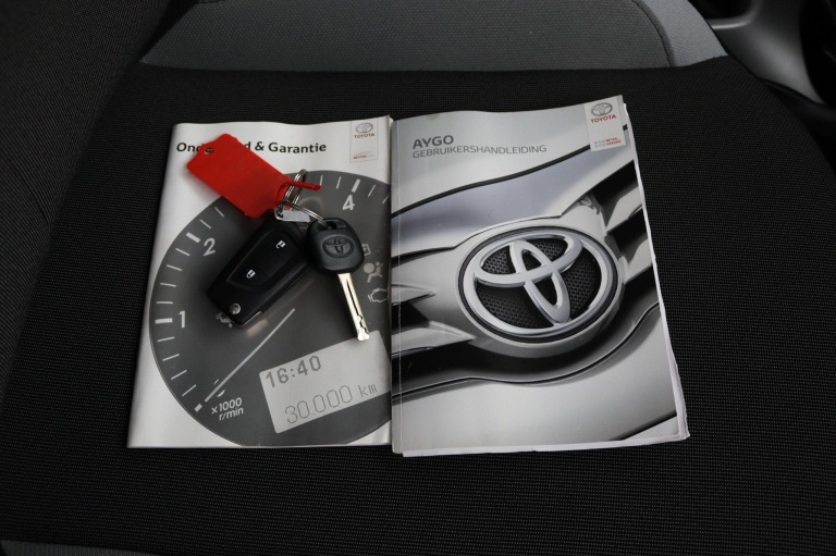 Toyota Aygo - 1.0 VVT-i x-play 10