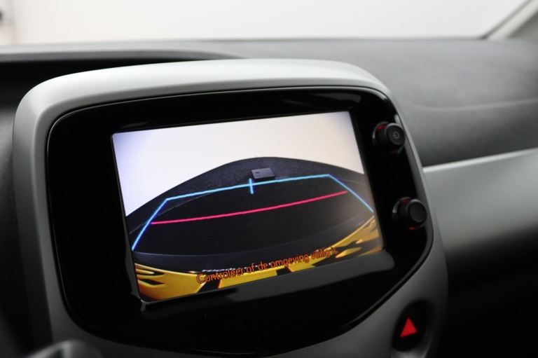 Toyota Aygo - 1.0 VVT-i x-play 8