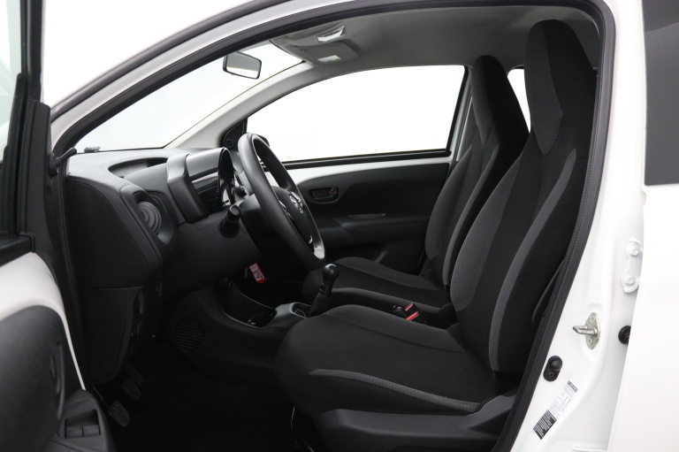 Toyota Aygo - 1.0 VVT-i x-fun 16