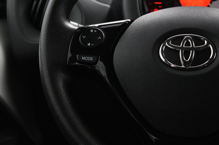 Toyota Aygo - 1.0 VVT-i x-fun 18