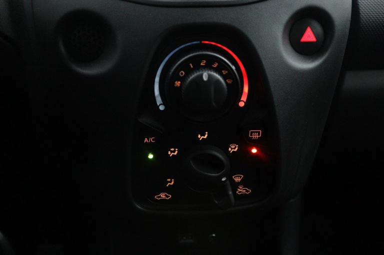 Toyota Aygo - 1.0 VVT-i x-fun 7