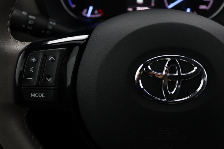 Toyota Yaris - 1.5 Hybrid Premium 19