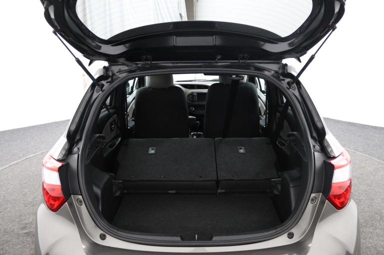 Toyota Yaris - 1.5 Hybrid Premium 26