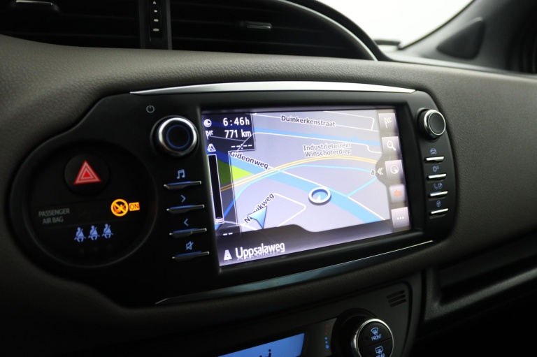 Toyota Yaris - 1.5 Hybrid Premium 28