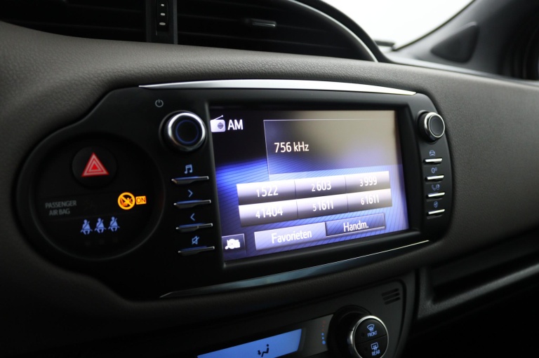 Toyota Yaris - 1.5 Hybrid Premium 44