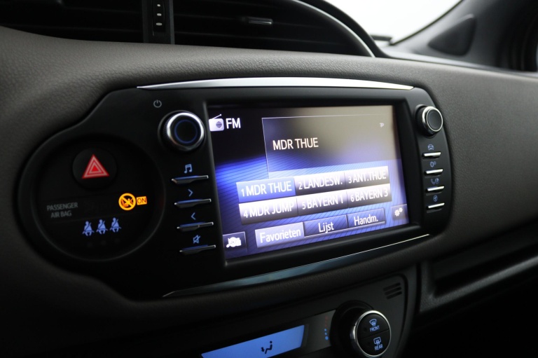 Toyota Yaris - 1.5 Hybrid Premium 8