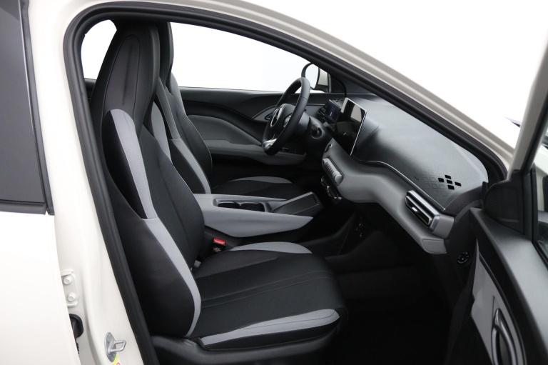 BYD DOLPHIN SURF - Comfort 43 kWh 18