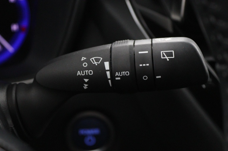 Toyota Corolla Touring Sports - 1.8 Hybrid Executive 32