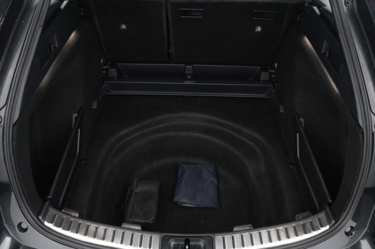 Toyota Corolla Touring Sports - 1.8 Hybrid Executive 34