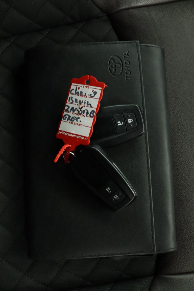 Toyota C-HR - 1.8 Hybrid Executive 11