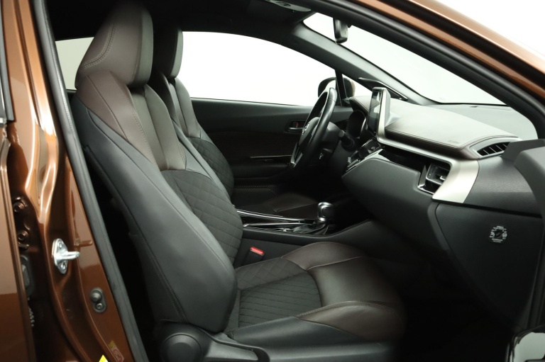 Toyota C-HR - 1.8 Hybrid Executive 22