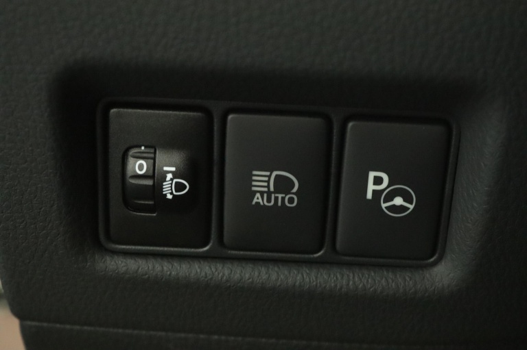 Toyota C-HR - 1.8 Hybrid Executive 30