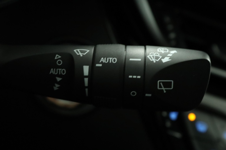 Toyota C-HR - 1.8 Hybrid Executive 32