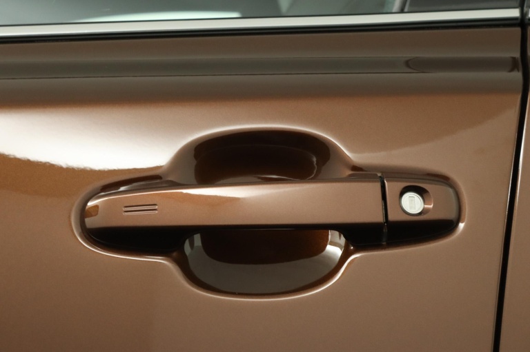 Toyota C-HR - 1.8 Hybrid Executive 38