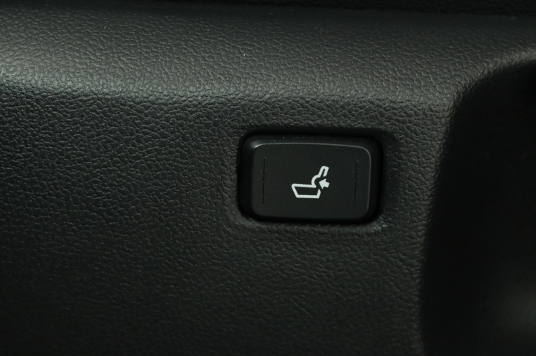 Toyota C-HR - 1.8 Hybrid Executive 68