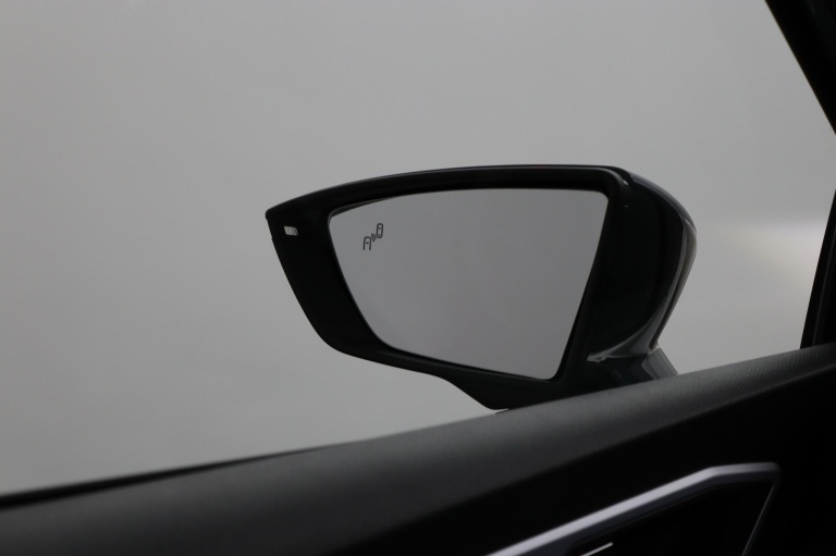 SEAT Arona - 1.0 EcoTSI FR Anniversary 37