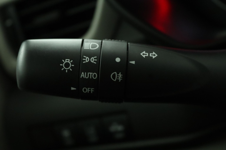 Suzuki Swift - 1.2 Select Smart Hybrid 29