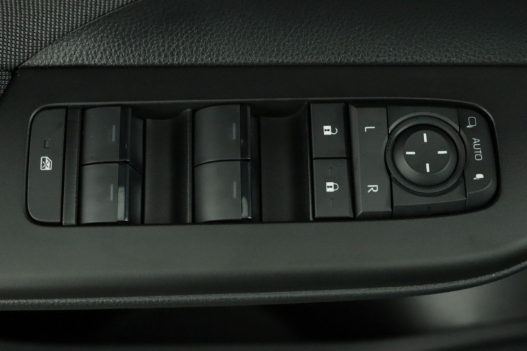 Toyota C-HR - 1.8 Hybrid 140 Dynamic 29