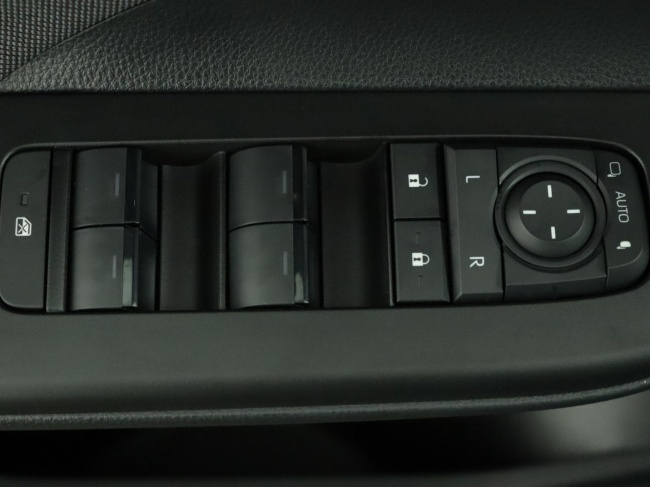 Toyota C-HR - 1.8 Hybrid 140 Dynamic