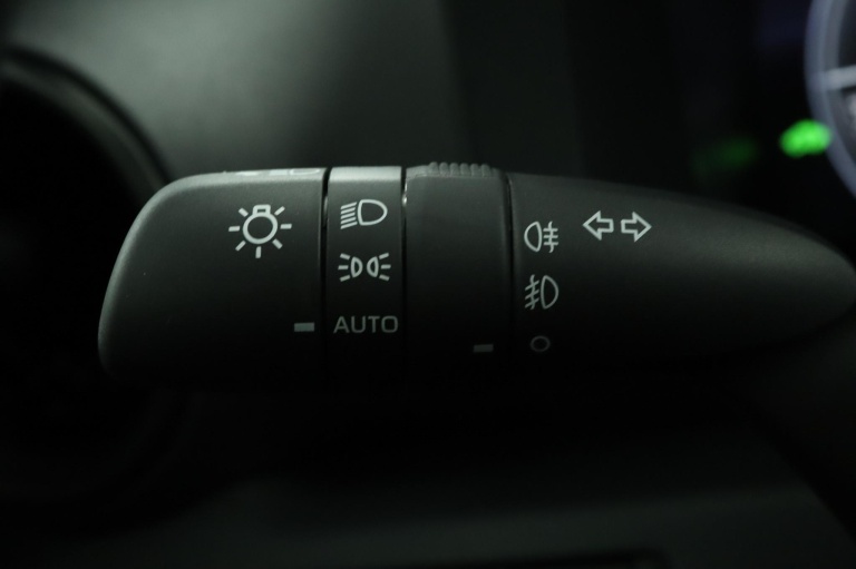 Toyota C-HR - 1.8 Hybrid 140 Dynamic 31