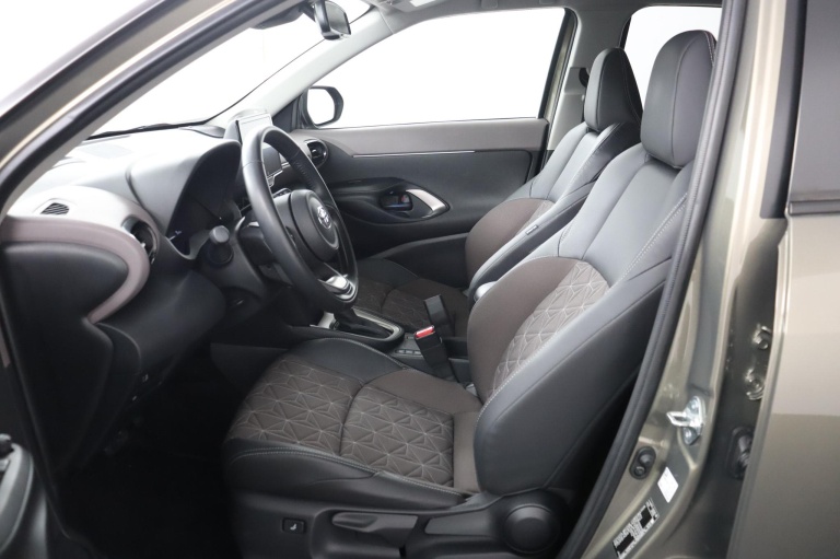 Toyota Yaris Cross - 1.5 Hybrid Executive 17