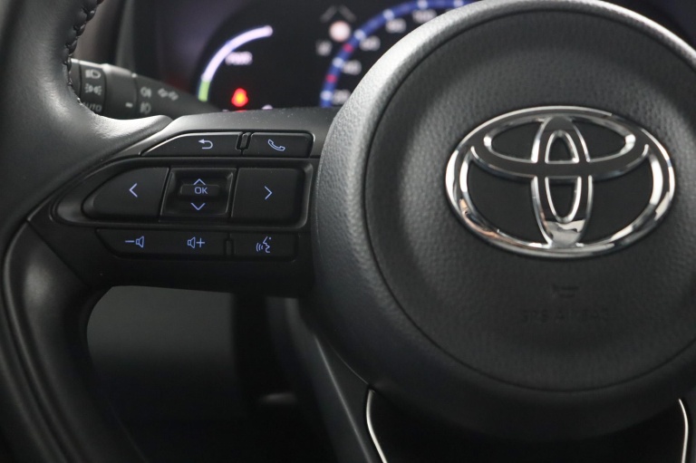 Toyota Yaris Cross - 1.5 Hybrid Executive 19