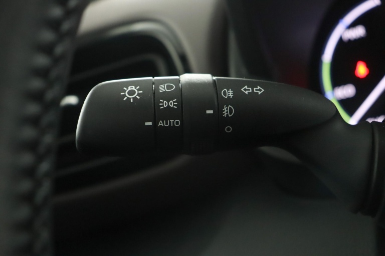 Toyota Yaris Cross - 1.5 Hybrid Executive 31