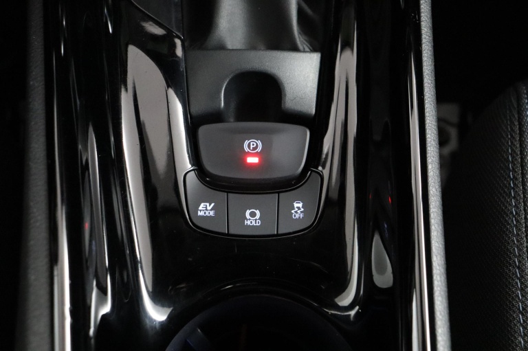 Toyota C-HR - 1.8 Hybrid Dynamic 32