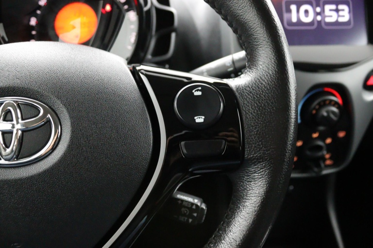 Toyota Aygo - 1.0 VVT-i x-play limited 19