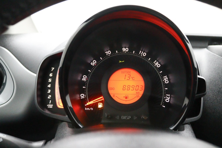 Toyota Aygo - 1.0 VVT-i x-play limited 22