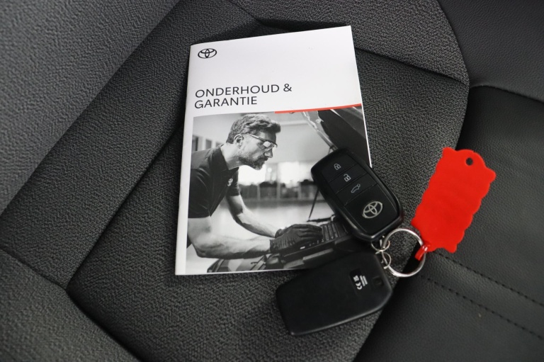 Toyota Corolla Cross - Hybrid 140 Style 11