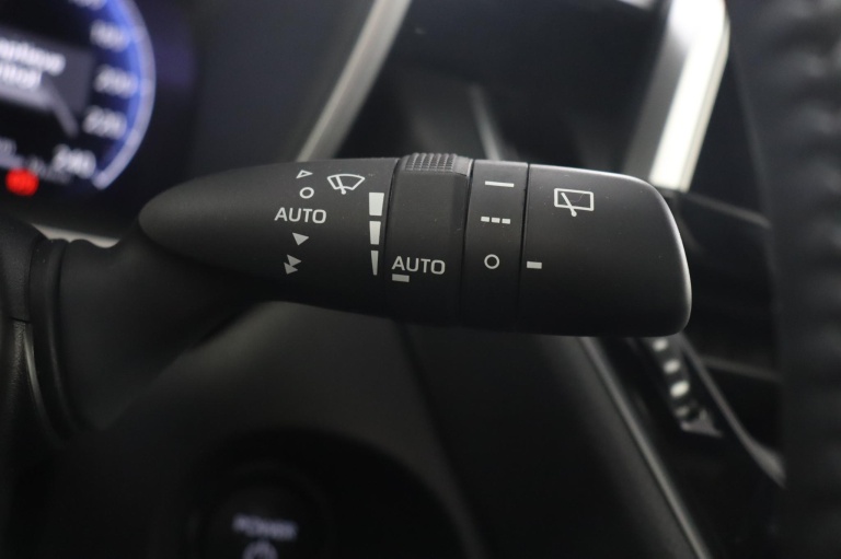 Toyota Corolla Cross - Hybrid 140 Style 32