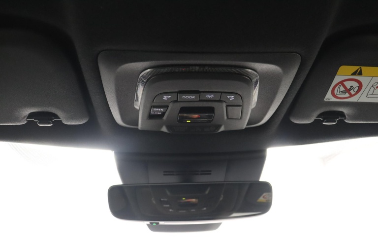 Toyota Corolla Cross - Hybrid 140 Style 33