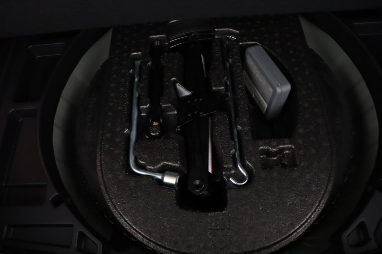 Toyota Corolla Cross - Hybrid 140 Style 34