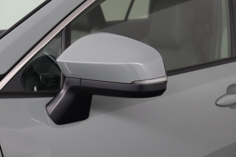 Toyota Corolla Cross - Hybrid 140 Style 37