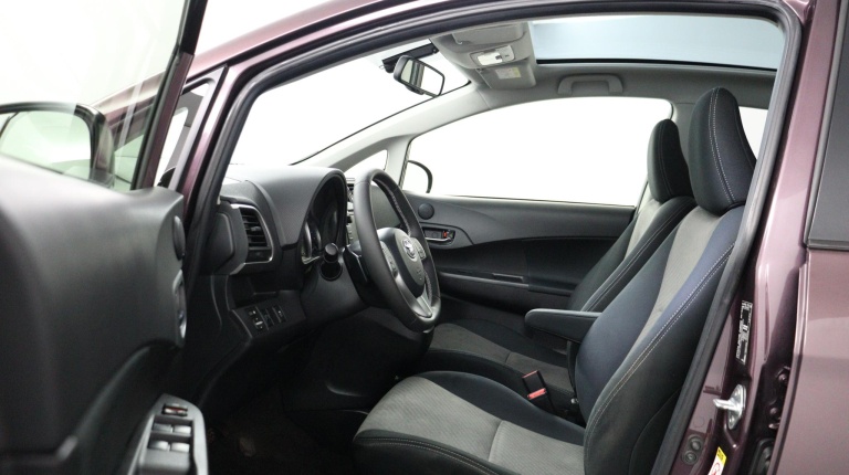 Toyota Verso-S - 1.3 VVT-i Dynamic 16