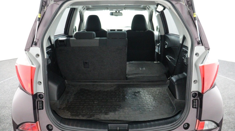 Toyota Verso-S - 1.3 VVT-i Dynamic 23