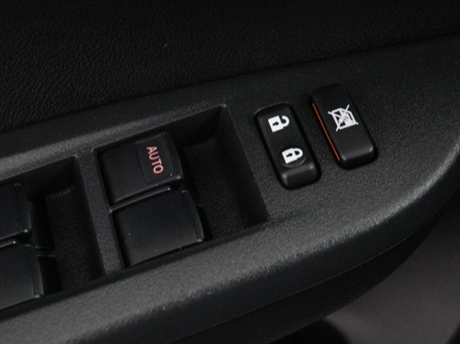 Toyota Verso-S - 1.3 VVT-i Dynamic