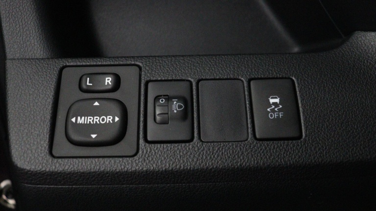 Toyota Verso-S - 1.3 VVT-i Dynamic 28