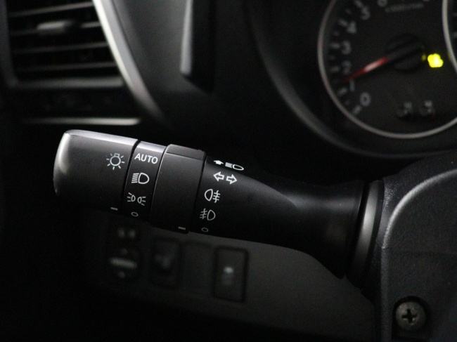 Toyota Verso-S - 1.3 VVT-i Dynamic